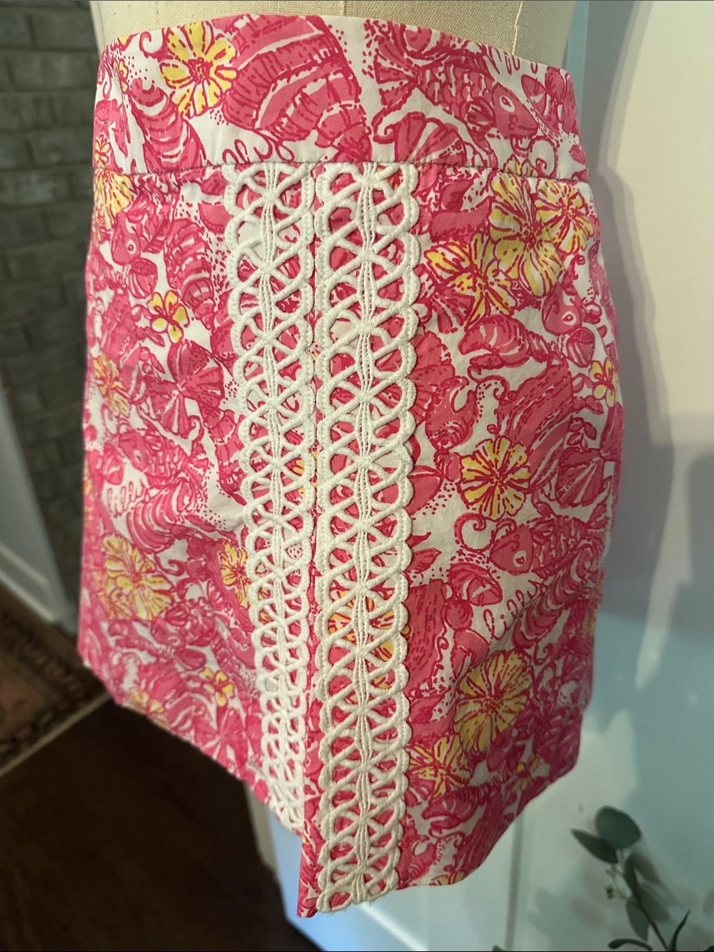 Lilly Pulitzer Jarvey Chum bucket pink white yellow embroidered detail 8 skort - Picture 7 of 12